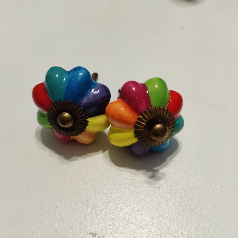 1 set of 2 Cabinet pulls / knobs